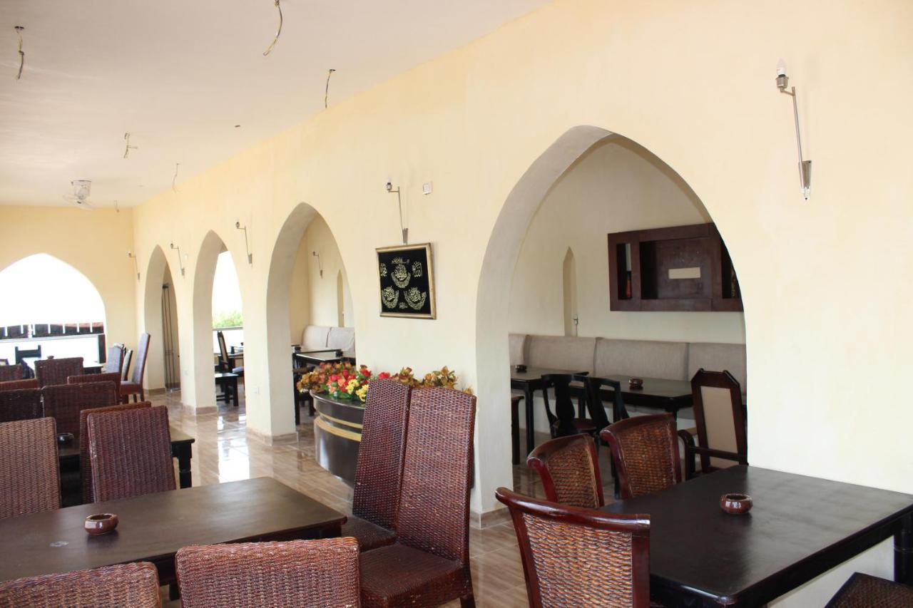 Lake House By Tunisia Green Resort Qaryat at Ta'mir as Siyahiyah Exteriör bild
